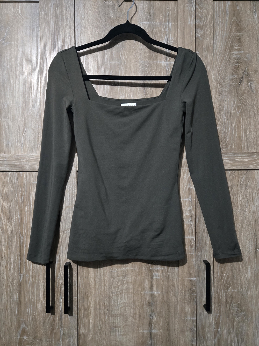 NWOT Aritzia Contour Olive Square-Neck Long Sleeve Top Size Small